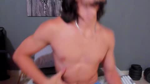 Snapshot of axel_owen chatting on February 18, 12:05 am Axel online show from February 18, 12:05 am