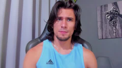 Snapshot of axel_owen chatting on March 1, 8:42 pm Axel online show from March 1, 8:42 pm