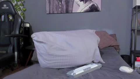 Snapshot of axel_owen chatting on January 16, 1:06 am Axel online show from January 16, 1:06 am