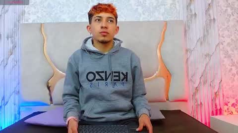 AXEL  online show from February 11, 12:20 pm