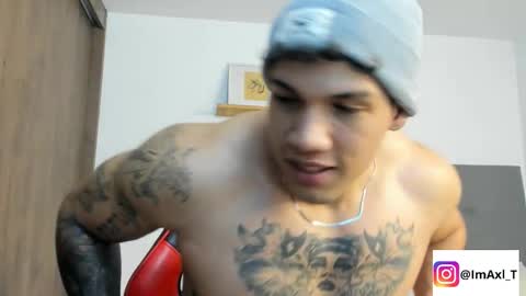 INDEPENDENT MODEL  online show from February 24, 6:16 am