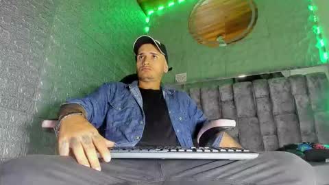 Axell Cross2 online show from February 4, 1:53 am