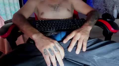 Axell Cross2 online show from April 15, 7:58 pm