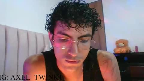 Axel  online show from November 5, 11:40 pm