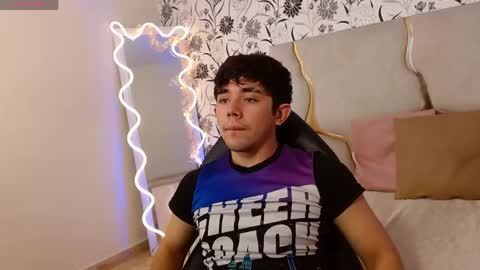 axelnoir_tay online show from June 3, 3:20 am