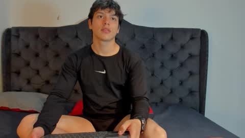 Axel Raven online show from December 15, 8:05 pm