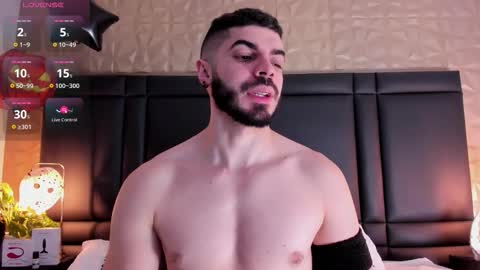 Axel Thompsom online show from October 20, 11:48 am