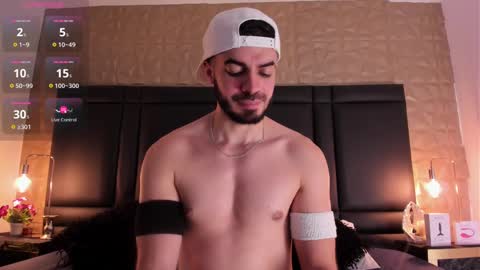 Axel Thompsom online show from October 10, 1:50 pm