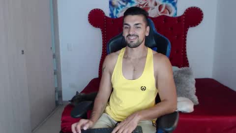 Axel online show from February 3, 11:09 pm