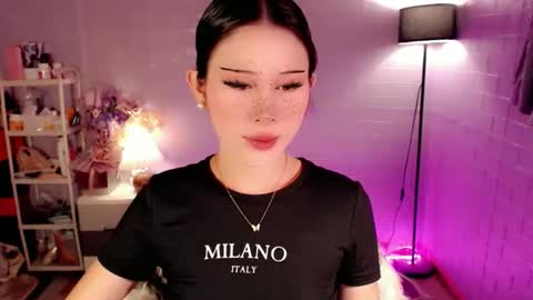 AYAHOSHILOVESYOU online show from April 16, 5:18 am