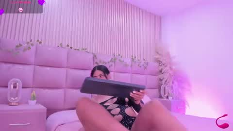 aylinlove_ online show from June 24, 12:12 pm
