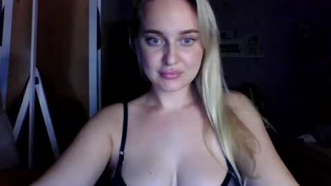 aylinn9999 online show from July 25, 10:18 pm