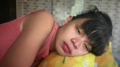 aymkyline online show from April 21, 1:42 am