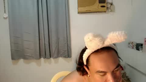 ayumi online show from February 7, 9:23 am