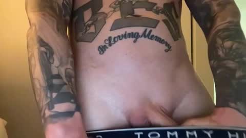 Snapshot of az_tatts chatting on January 31, 5:40 am az_tatts online show from January 31, 5:40 am