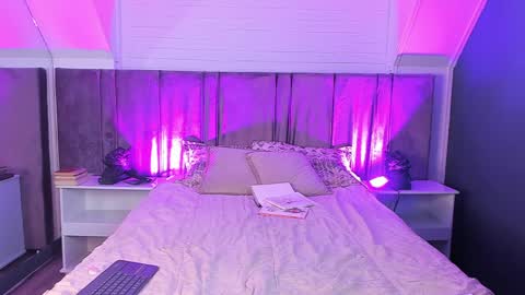 Azahara online show from April 1, 11:45 pm