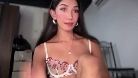azalea_cum69 online show from June 11, 2:11 am