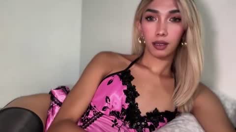 azalea_cum69 online show from July 14, 5:34 am