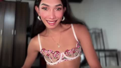 azalea_cum69 online show from June 11, 2:53 am