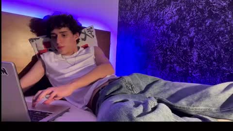 Snapshot of azulyfucsia chatting on October 7, 7:04 am nice boy online show from October 7, 7:04 am