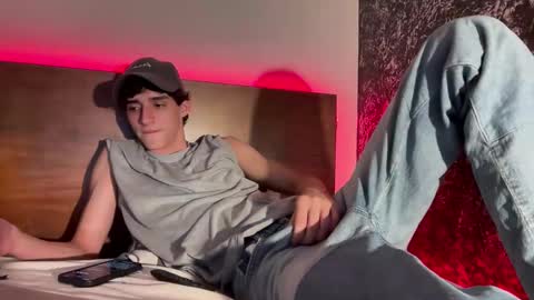 Snapshot of azulyfucsia chatting on September 21, 6:28 am nice boy online show from September 21, 6:28 am