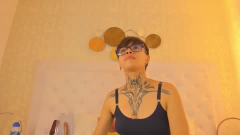 Snapshot of b3k_afrodict chatting on September 27, 8:28 pm Anny online show from September 27, 8:28 pm