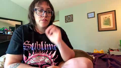 blue online show from April 4, 9:44 pm