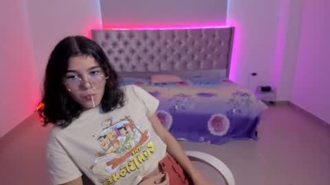 baby_glow01 online show from October 10, 2:01 pm