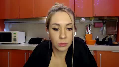 Snapshot of baby_hottye chatting on February 13, 6:26 pm Diva x  online show from February 13, 6:26 pm