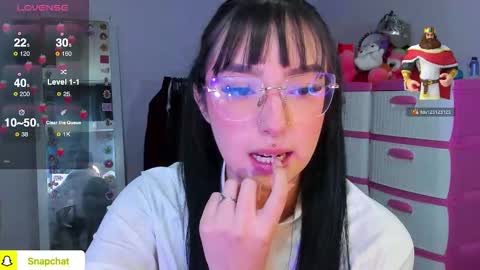 lily online show from December 17, 1:29 pm