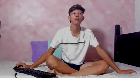 baby_noaht online show from May 16, 12:37 pm