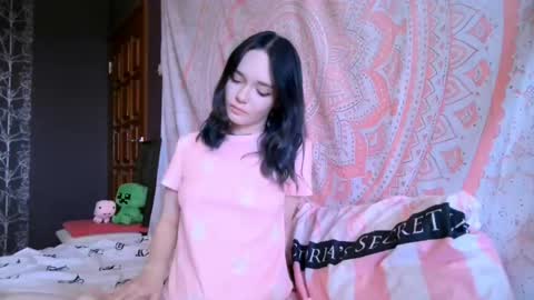 Alice online show from April 20, 8:17 am