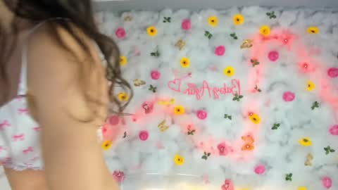 Snapshot of babyaylin chatting on January 31, 10:31 am Aylin  online show from January 31, 10:31 am