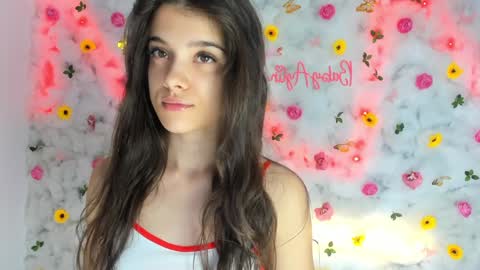 Snapshot of babyaylin chatting on January 18, 6:13 am Aylin  online show from January 18, 6:13 am