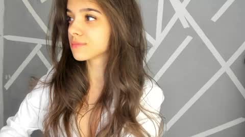 Snapshot of babyaylin chatting on January 3, 7:49 am Aylin  online show from January 3, 7:49 am