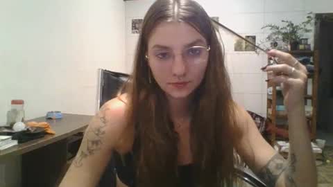 babydemon6 online show from May 1, 11:43 pm