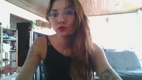 babydemon6 online show from May 6, 3:18 pm