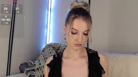 Kate online show from March 13, 4:43 pm