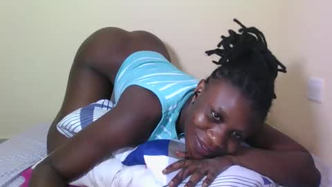 Snapshot of babyrozillah chatting on September 21, 8:46 pm PRISCILLAH online show from September 21, 8:46 pm