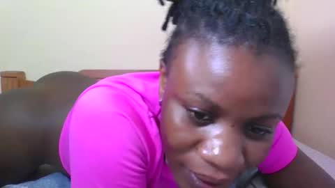 Snapshot of babyrozillah chatting on October 20, 2:05 am PRISCILLAH online show from October 20, 2:05 am