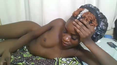 Snapshot of babyrozillah chatting on March 6, 1:16 am PRISCILLAH online show from March 6, 1:16 am