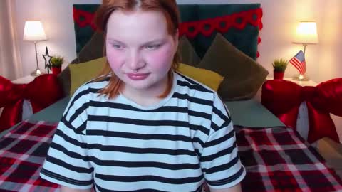 babyyulli online show from February 17, 5:39 am