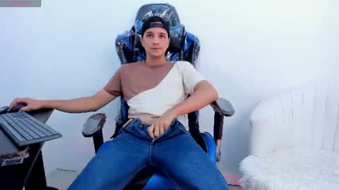 bad_boy_21_ online show from June 26, 10:04 pm