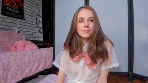 Molly  links in bio online show from January 13, 8:16 pm