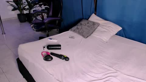 Snapshot of bamby_kitty chatting on October 24, 2:12 am cataliana online show from October 24, 2:12 am