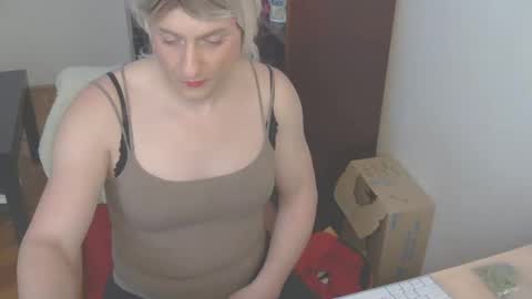 BarbaraWhite online show from December 3, 7:38 am