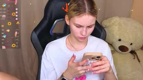 Snapshot of barbieee_doll chatting on September 24, 6:47 pm Eva online show from September 24, 6:47 pm