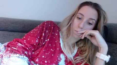 Lena online show from April 22, 5:42 pm