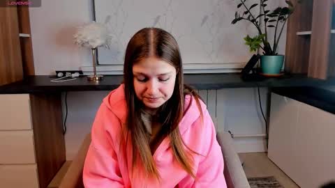 Elise online show from December 4, 1:49 am