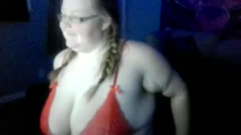 Snapshot of bbwgamergirl93 chatting on October 22, 3:21 am bbwgamergirl93 online show from October 22, 3:21 am